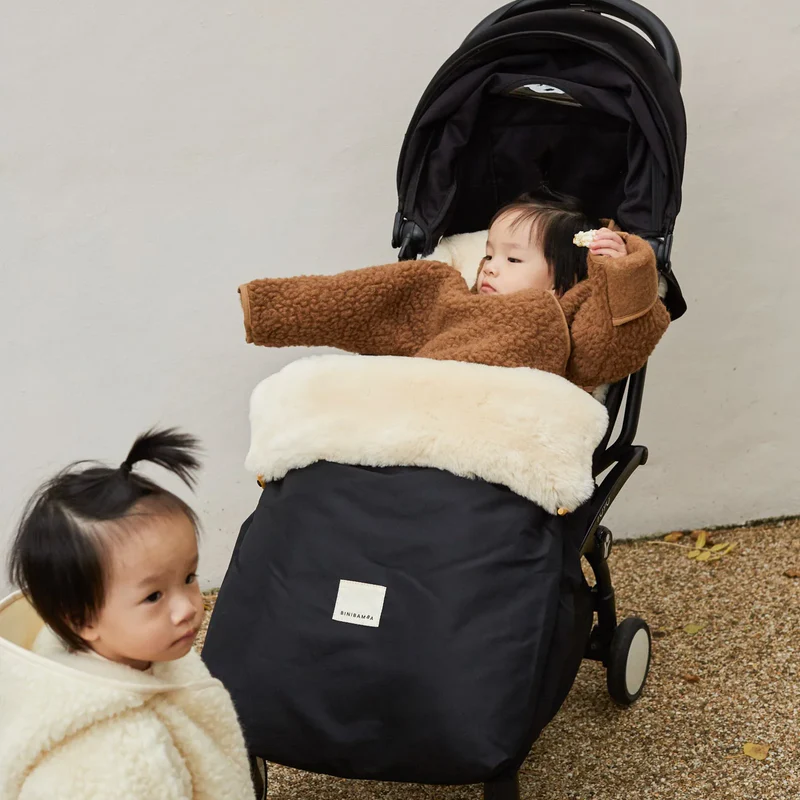 BINIBAMBA  Schaffell Kinderwagen Fusssack  Milk - Image 9