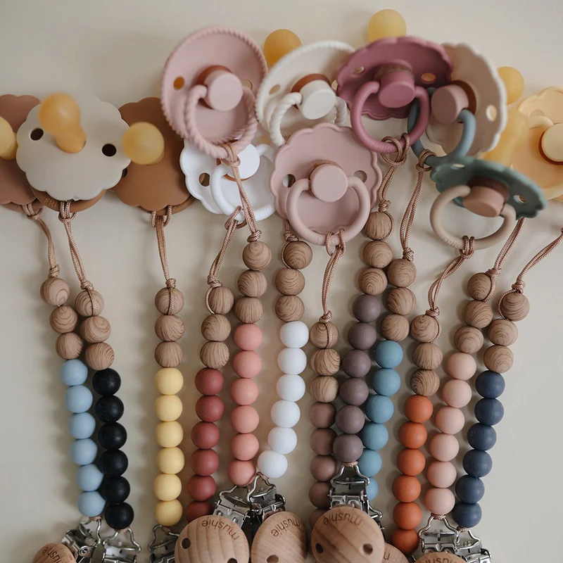 Mushie  Schnullerkette 'Eva'  Pale Taupe - Image 3