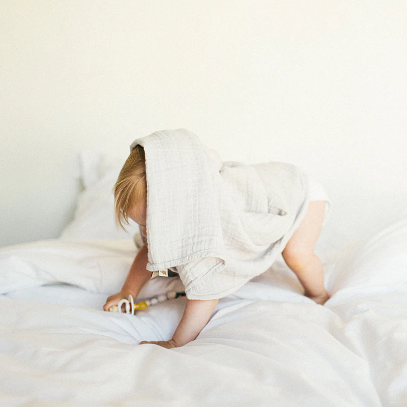 Petit Stellou  Mulltuch Nooshi Cuddle  Moonshine - Image 6